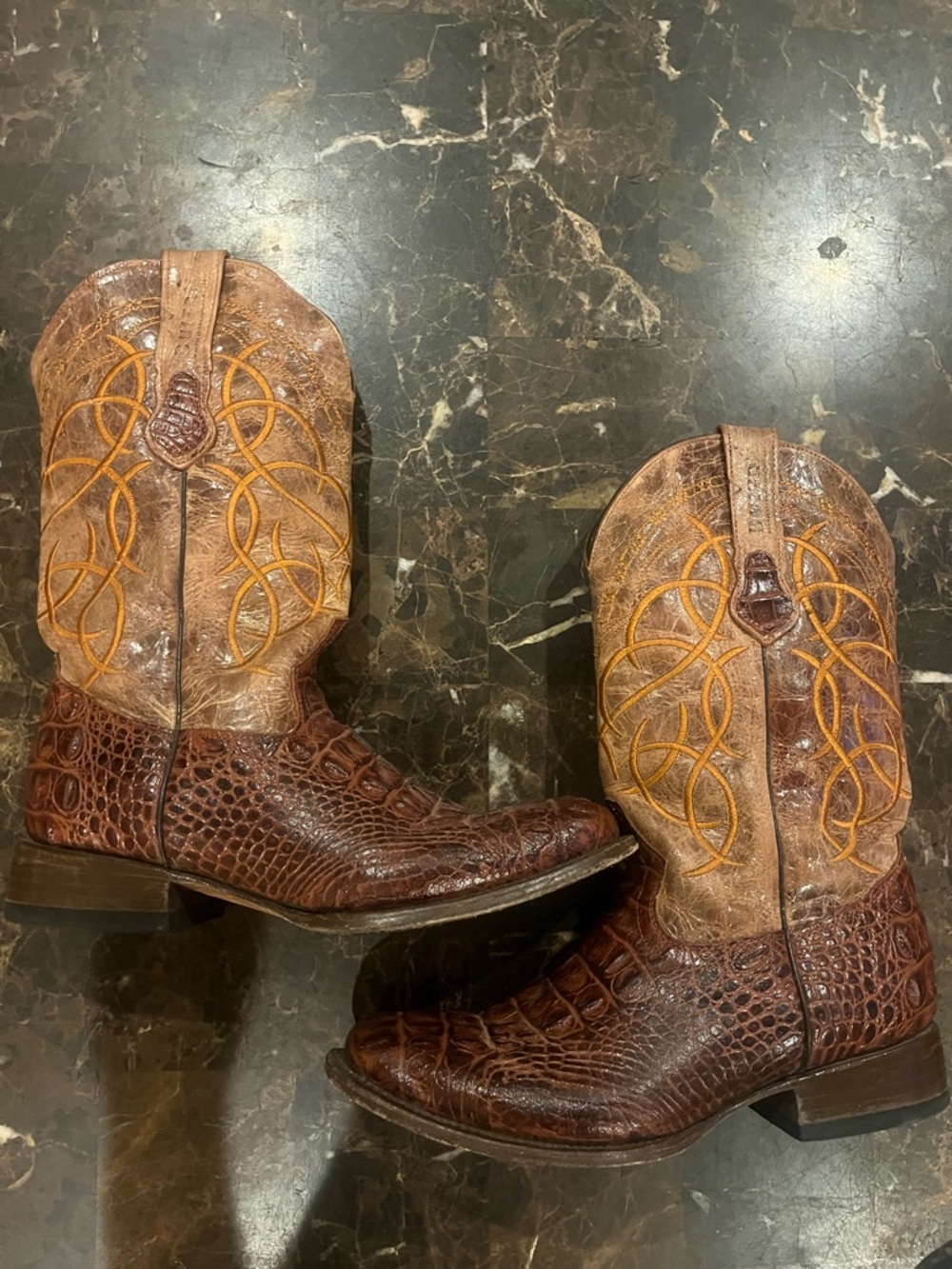 Buitre Men Brown Crocodile-Embossed Leather Western Boots with Tan Stitching